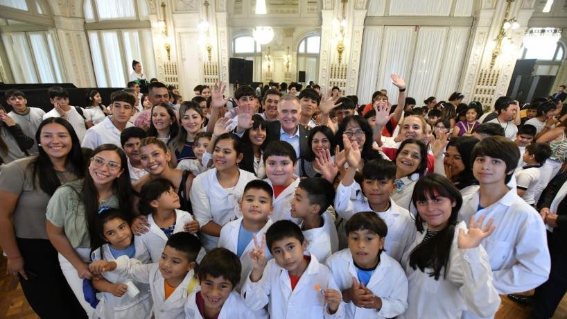 El Gobernador saludó a estudiantes del interior de la provincia