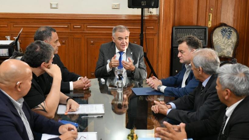 Interzafra: El gobierno entregó una ayuda financiera a trabajadores de la cosecha