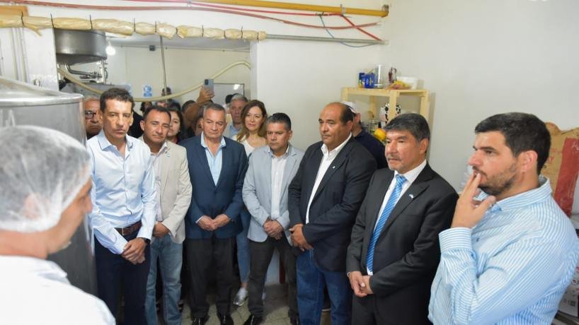 El vicegobernador Acevedo lanzó el yogur “La Overita”