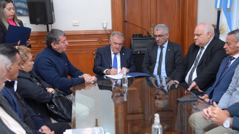 Jaldo destacó el acuerdo entre cosecheros y empresarios del citrus: “Hoy la zafra de limón está en pleno funcionamiento”