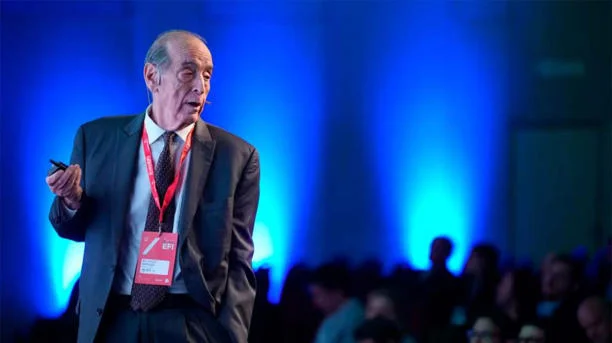 Arriazu señaló fallas del Gobierno y advirtió que la tasa permanecerá alta hasta que aumente la confianza