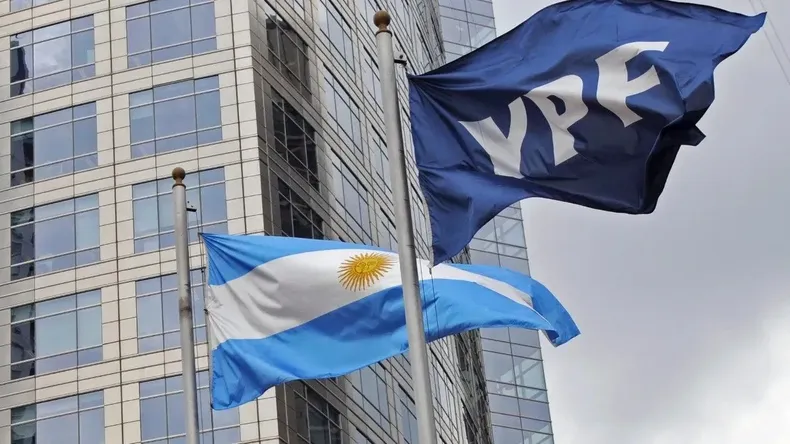 La Justicia de Nueva York frenó la entrega del 51% de YPF, en un fallo a favor de Argentina