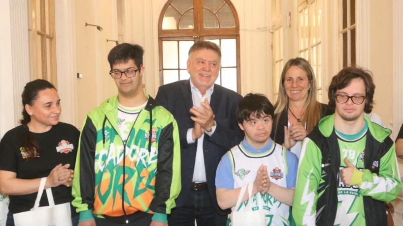 El Ente Tucumán Turismo recibió a la delegación de básquet inclusivo “Soñadores de la Vida”