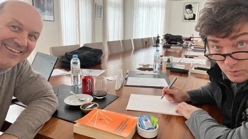 Federico Sturzenegger atribuyó el aumento del riesgo país a la presión del Congreso y afirmó que se trata de un tema “político”