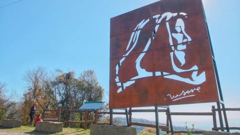 Instalan nueva cartelería de la Ruta Mercedes Sosa en San Javier